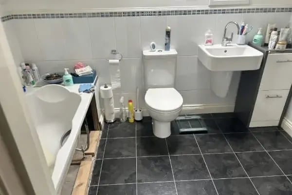 AIR-case-study-bathroom-2-before